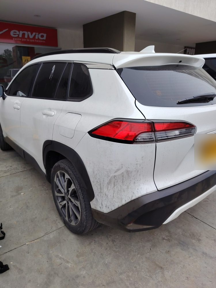 Exterior de camioneta antes del lavado Newash